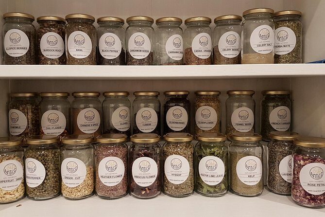 Distill a bottle of gin on mini copper stills - Key Points