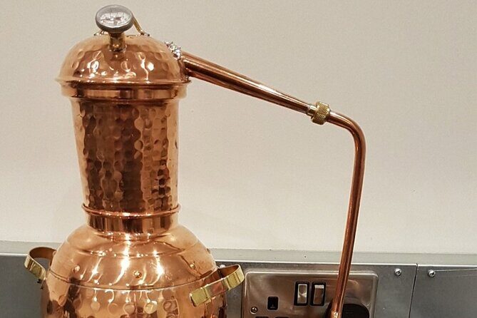 Distill a bottle of gin on mini copper stills - Practical Details and Value