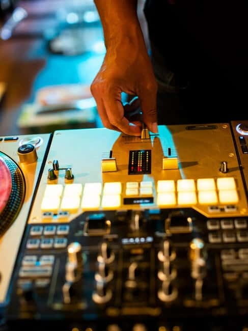 DJ for a Day: Learn to Mix Like a Pro in Berlin. - What to Expect from the DJ Workshop