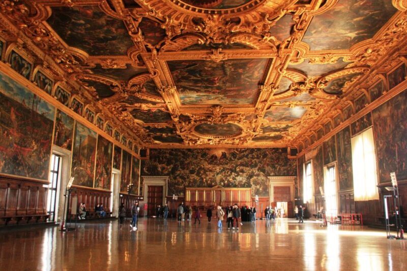 Doge's Palace small group or private tour with a local guide - Key Points