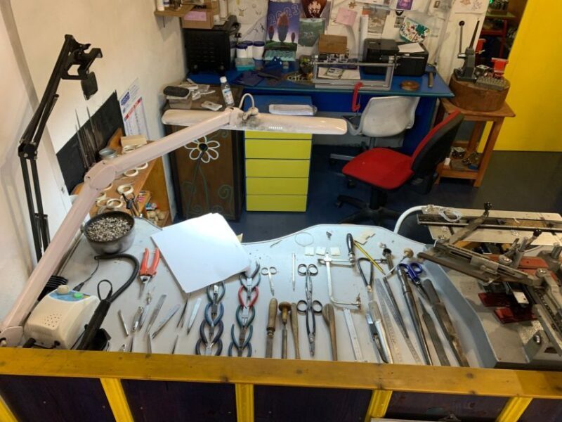 Dorgali: visit a goldsmith's lab of the Sardinian filigree - An In-Depth Look at the Goldsmith’s Lab Tour