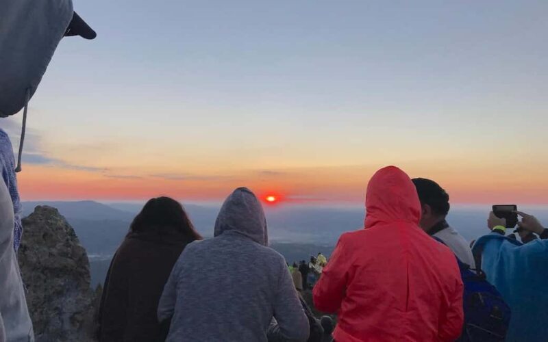 Douro: guided night hike to experience a mountain sunrise - Key Points