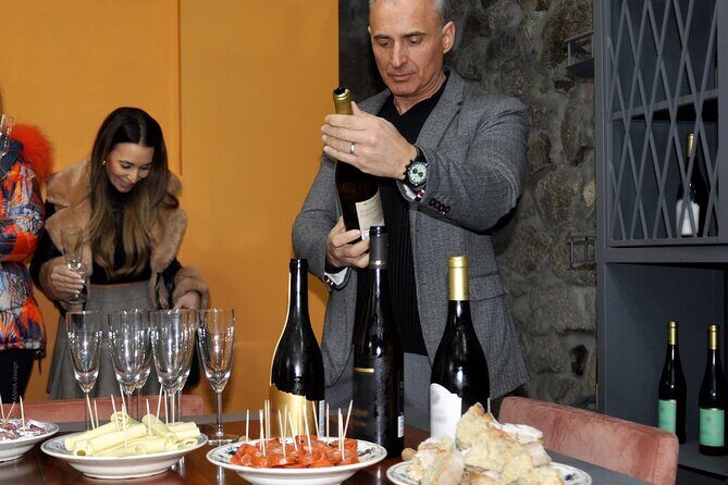 Douro Valley and Green Wine with Tastings, Chef Lunch and Boat - Starting Point and Early Morning Pickup