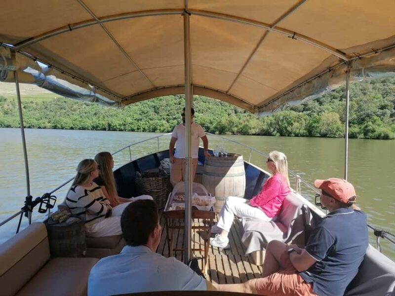 Douro Valley Sunset: 1 Winery visit & 1-h Boat Tour - Transportation & Group Size