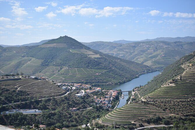 Douro Valley Tour with Train and Vinho Verde - What’s Included and What to Expect