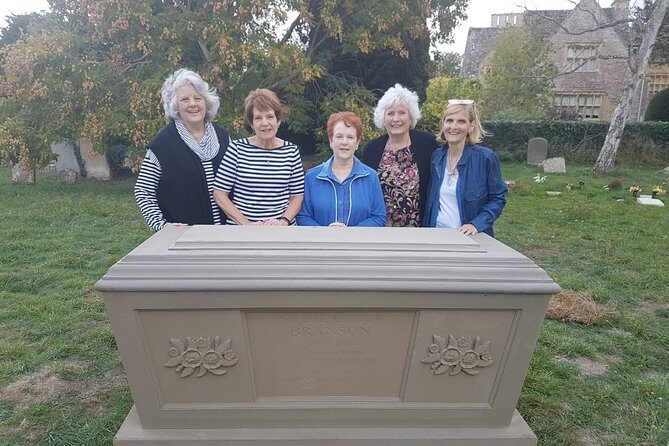 Downton Abbey and Castle Taxi Tour from London with Hotel Pickup - FAQs