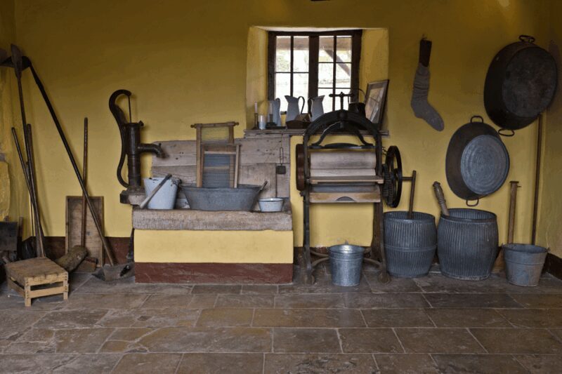 Downton Abbey Filming Locations & Highclere Castle Tour - Who Would Love This Tour?