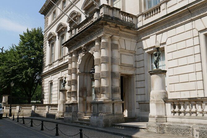 Downton Abbey Town and Country Tour from London by Private Black Taxi - Final Thoughts