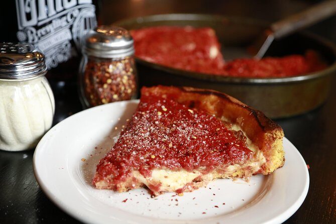 Downtown Chicago Walking Pizza Tour - What to Expect from the Tour Experience
