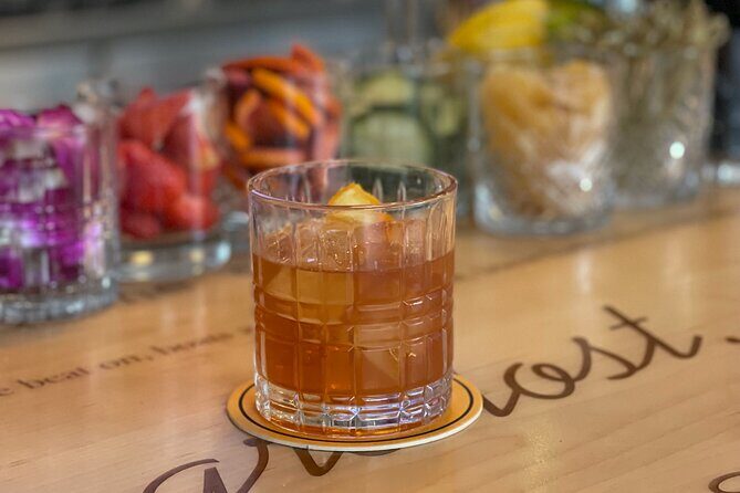 Downtown Food and Drink Tour: Libations on the East Side - A Deep Dive Into the Itinerary