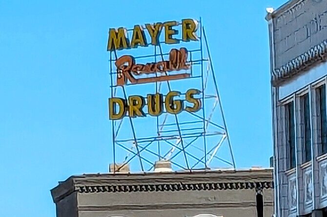 Downtown Kenosha Urban Art and Photography Walking Tour - Key Points