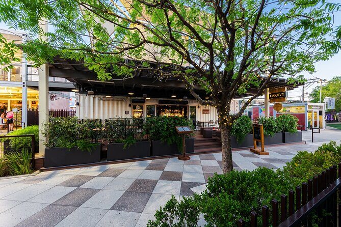 Downtown Las Vegas Cocktail Tour: A Self-Guided Adventure - Venue Highlights and Atmosphere