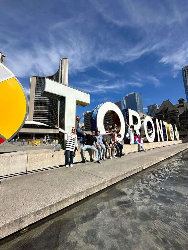 Downtown Toronto: Walking tour experience. English/Spanish - Who Should Book This Tour?
