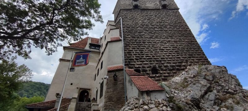 Dracula Castle, Peles Castle and Brasov Private Day Tour - Who Should Consider This Tour?