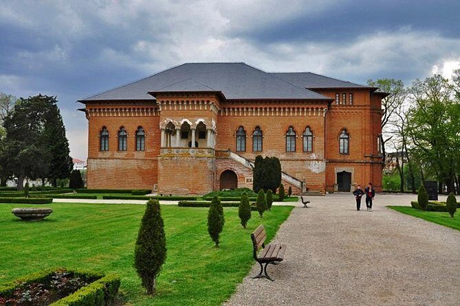 Dracula's Tomb and Mogosoaia Palace, Private Tour from Bucharest - Who Will Enjoy This Tour?