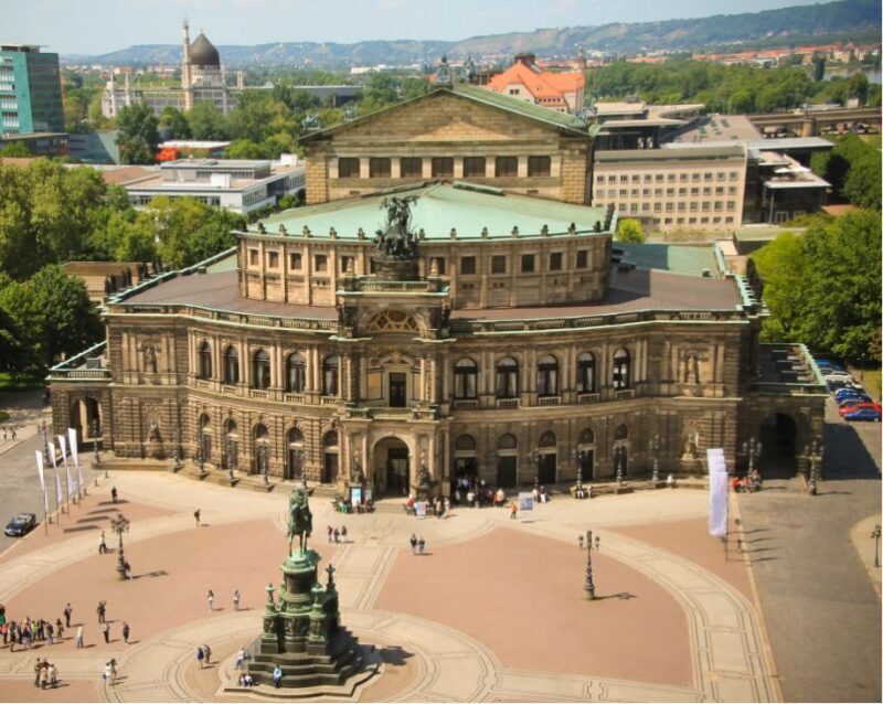 Dresden: 1.5-Hour Comedy Bus Tour in German - Why You Might Love This Tour