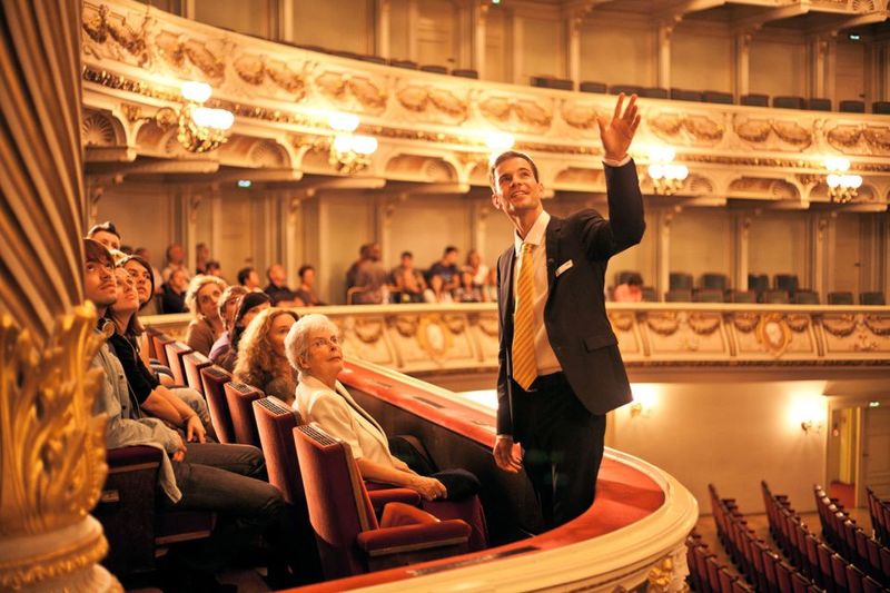 Dresden: Semperoper Tickets and Guided Tour - Photo rules: the €3 photo license catches people off guard
