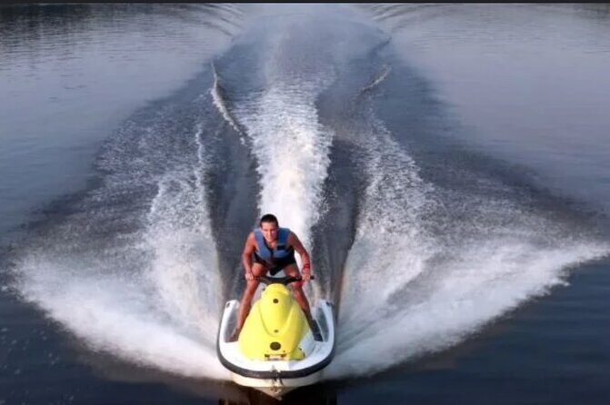 Drive Jet Ski Around Dallas Lakes - Key Points