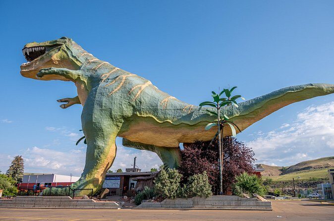 Drumheller and Badlands Full-Day Tour with a Small Group - Return to Calgary