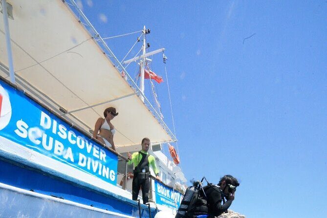 DSD | Discover scuba Diving Experience in Paros - The Guides: Why They Matter