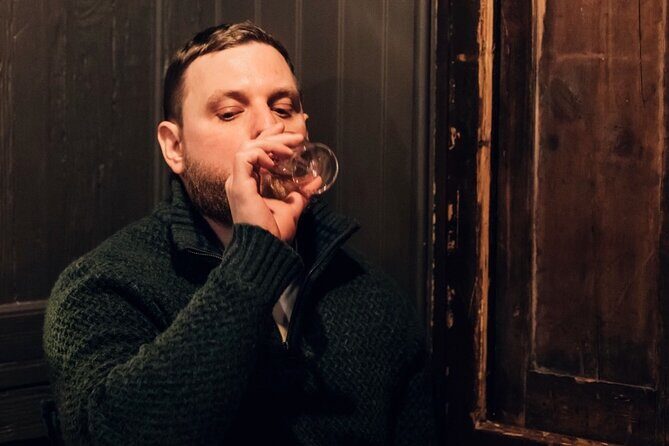 Dublin 6 Whiskey Tasting & 3 Food Pairing Walking Tour with Local - Group Size, Duration, and Practicalities