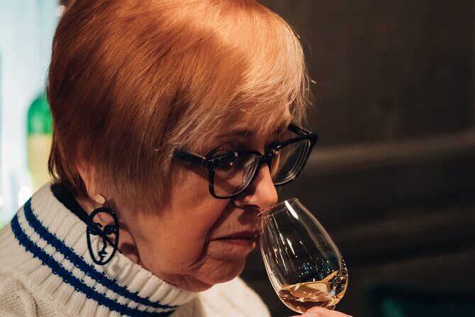 Dublin 6 Whiskey Tasting & 3 Food Pairing Walking Tour with Local - The Sum Up