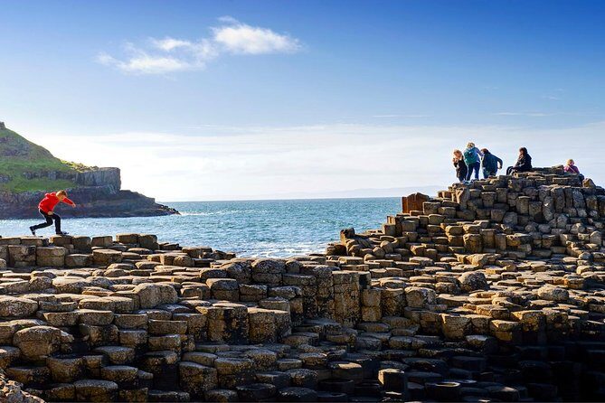 Dublin to Belfast Black Cab, Dunluce Castle and Giant's Causeway - FAQ