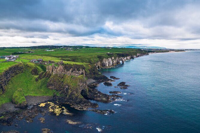 Dublin to Belfast City, Bushmills and Giant's Causeway Day Tour - Key Points