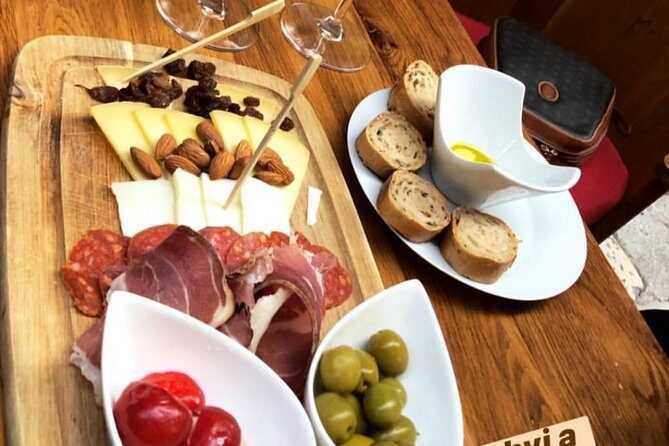 Dubrovnik by Night, History, Wine & Bites - A Detailed Look at the Dubrovnik by Night Tour