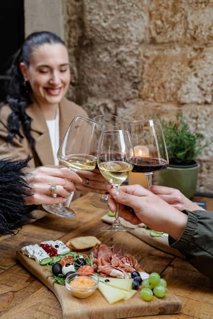 Dubrovnik Old Town: Night tour with History, Wine & Bites - Exploring Dubrovnik’s Nighttime Charm: An In-Depth Look