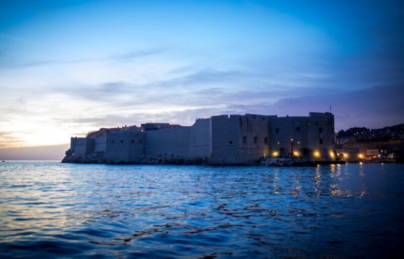 Dubrovnik: Panoramic Sunset Cocktail Cruise Around Old Town - Detailed Breakdown of the Itinerary