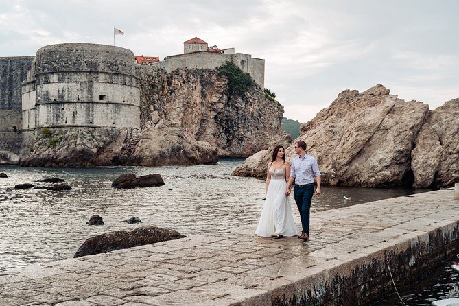 Dubrovnik Private Photoshoot with Local Professional Photographer - FAQs