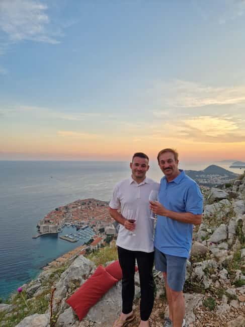 Dubrovnik: Sunset Wine Tasting At Panorama Point - The Sunset: A Moment to Remember