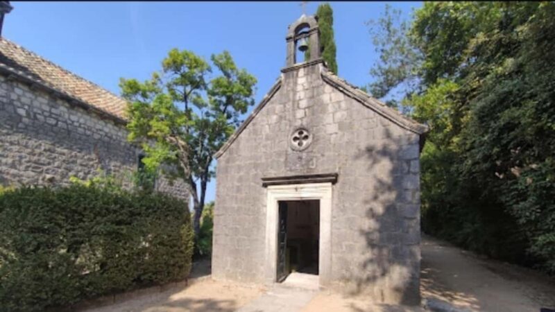 Dubrovnik Views & Trsteno Botanical Garden Experience - Who Should Consider This Tour?