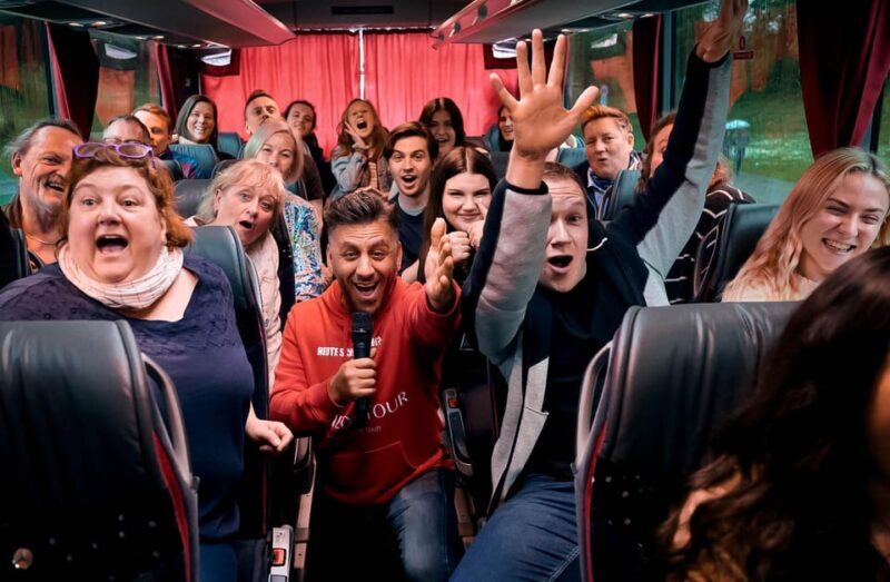 Düsseldorf: 1.5-Hour Comedy Bus Tour - Key Points