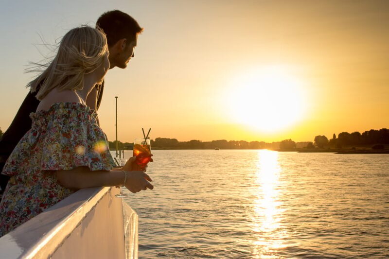 Düsseldorf: 2-Hour Evening Rhine River Cruise with Live DJ - FAQ