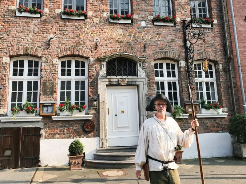 Düsseldorf: Guided Night Watchman Tour through Kaiserswerth - A Closer Look at the Kaiserswerth Night Watchman Tour