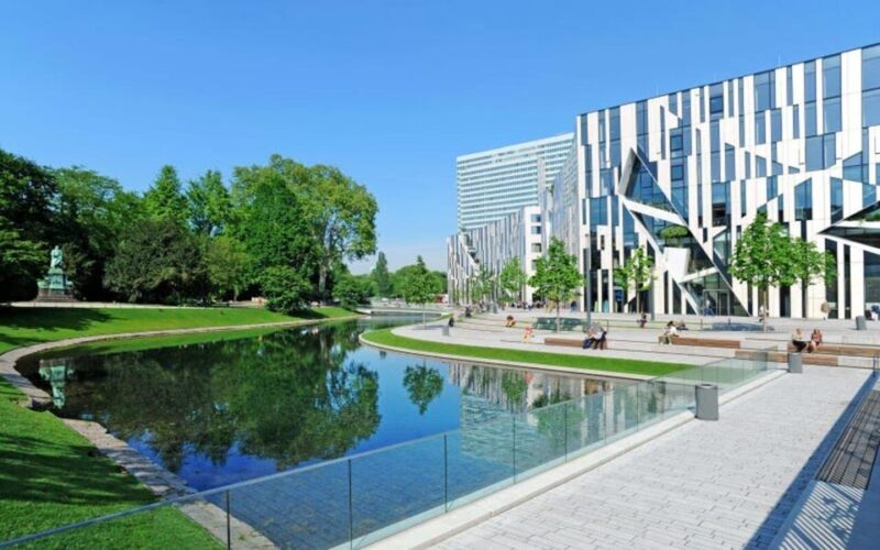 Düsseldorf: In a nutshell - the 60 minutes tour - FAQ