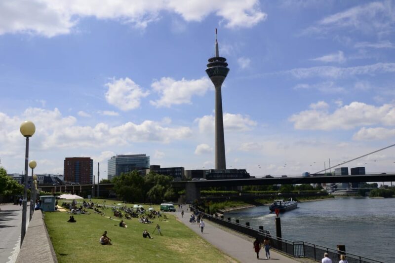Düsseldorf: Old town and banks of Rhine - heart and lifeline - Exploring Düsseldorf Through Its Streets and Riverside