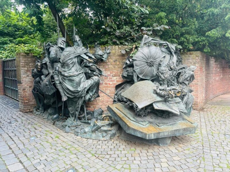 Düsseldorf: Old Town Historical Walking Tour with GEO EPOCHE - Why You Might Want to Book This Tour