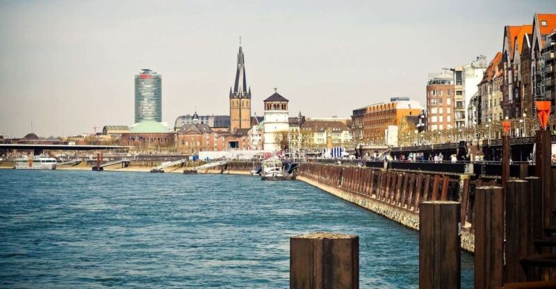Düsseldorf: Private Walking Tour with a Professional Guide - What to Expect During the Tour