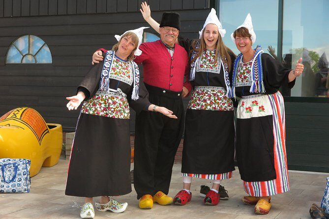 Dutch Experience in Volendam with Traditional Outfits - Why Consider the Dutch Experience in Volendam?