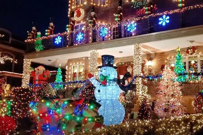 Dyker Heights Brooklyn Christmas Lights Walking Tour - What to Expect from the Tour