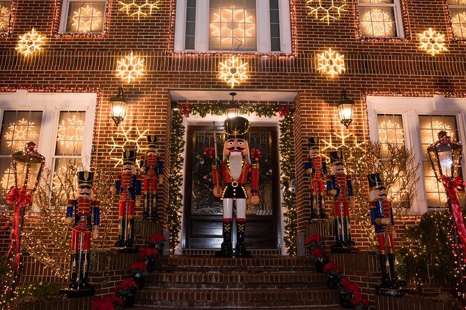 Dyker Heights Christmas Lights and NYC Skyline View Bus Tour - FAQs