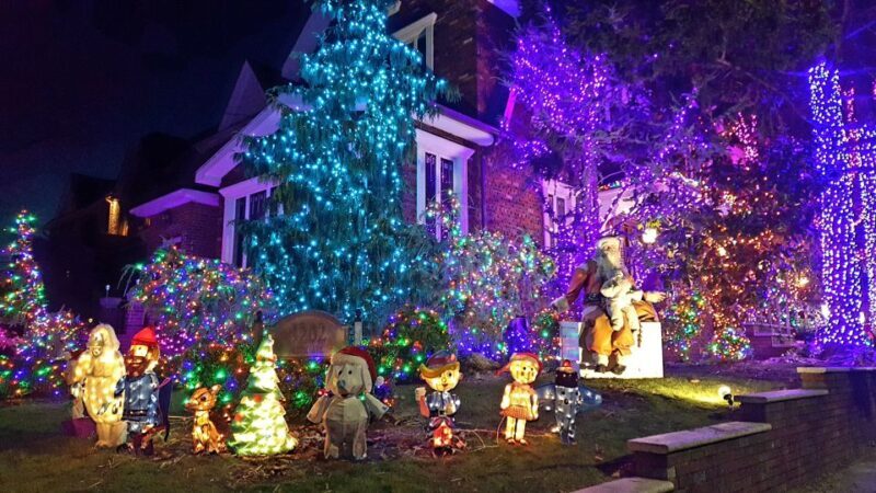Dyker Heights Holiday Lights - The Experience: What to Expect on the Tour
