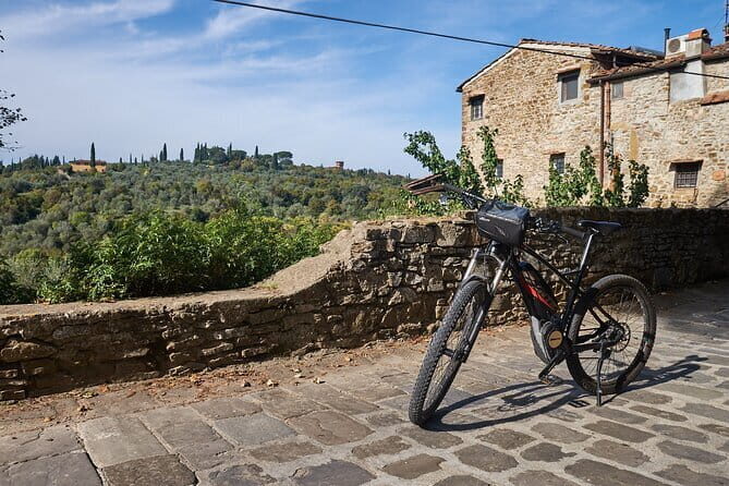 E-bike Chianti Classico & Tuscany tour with Wine & Lunch at Farm - FAQs