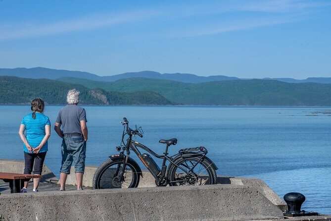 E-bike Rental - 3 hour along the shoreline Bike Path - Diving Into the Experience