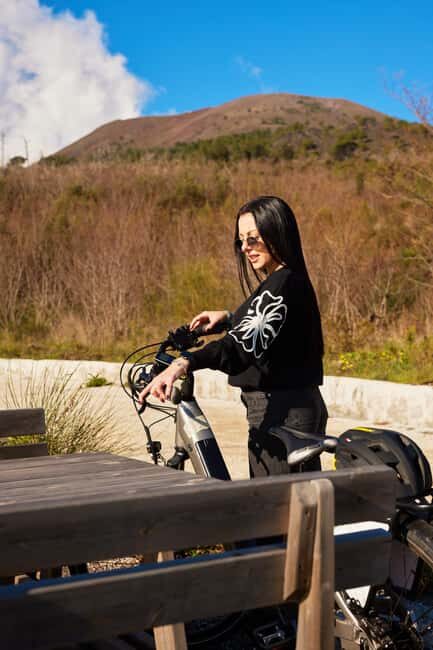 E-bike Ride & Taste: Vesuvian Vineyards & Doc Flavors - Exploring the Vesuvius Landscape on an E-bike