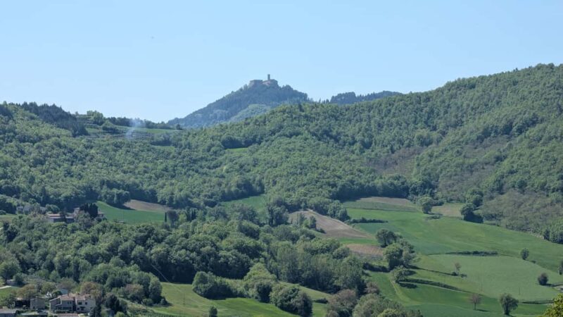E-bike tour from Città di Castello between Umbria and Tuscany - Key Points