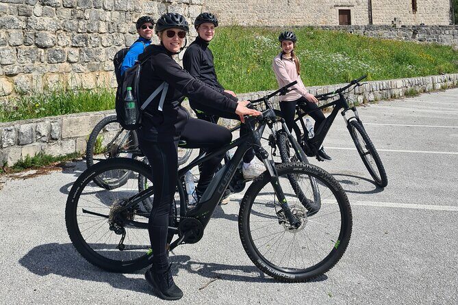E-Bike Tour + Gourmet Snack + Wine Tasting (Small Group) - Key Points